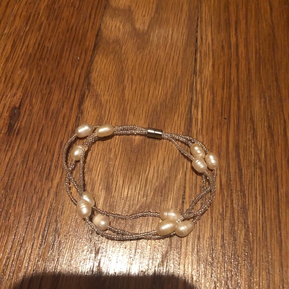 Magnetic pearl bracelet - Picture 3 of 3